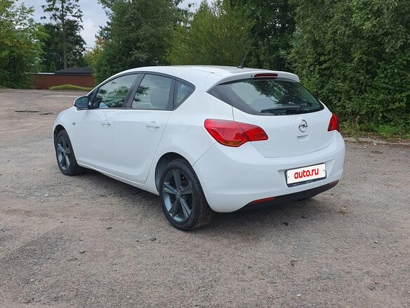 2011 Opel Astra J, белый, 550000 рублей - вид 5