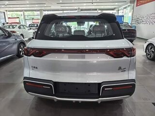 2026 BYD Yuan Up 45.12 kWh, белый, 1980000 рублей, вид 3