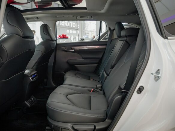 2025 Toyota Highlander IV (XU70), белый - вид 25