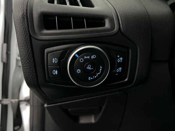 2015 Ford Focus III Рестайлинг, белый, 940000 рублей - вид 14