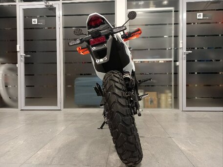 2025 KTM 390 Adventure R, оранжевый, 869900 рублей, вид 3