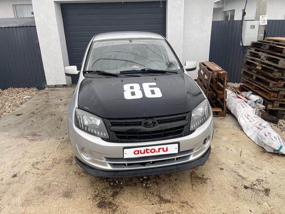 2011 Lada (ВАЗ) Granta I, серебристый, 250000 рублей
