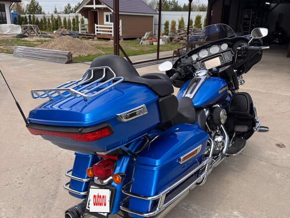2017 Harley-Davidson Electra Glide, синий, 1800000 рублей - вид 4
