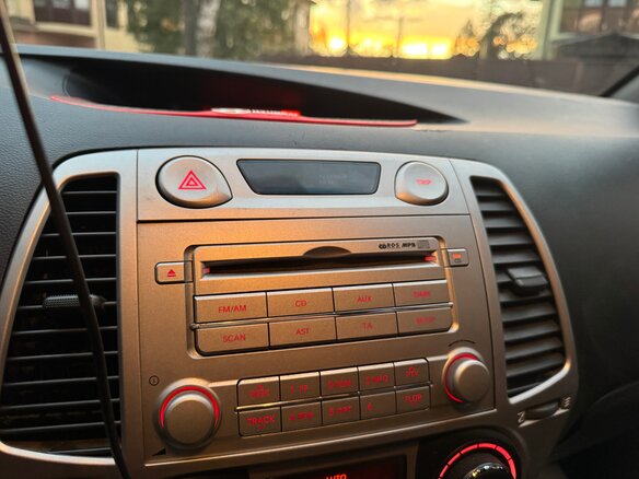 2009 Hyundai i20 I, красный - вид 24