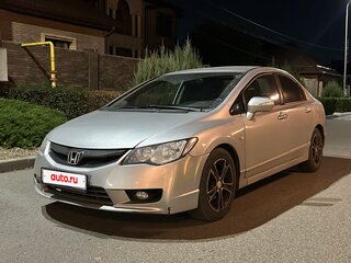 2011 Honda Civic VIII Рестайлинг, серебристый, 750000 рублей, вид 1