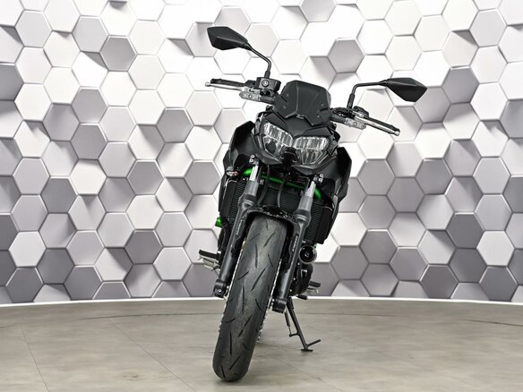 2026 Kawasaki Z 650, чёрный, 925000 рублей - вид 4