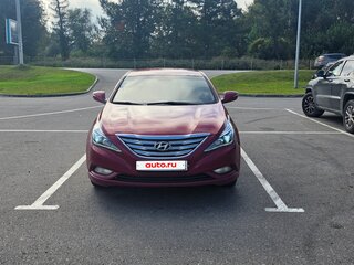 2010 Hyundai Sonata VI (YF), пурпурный, 700000 рублей, вид 3