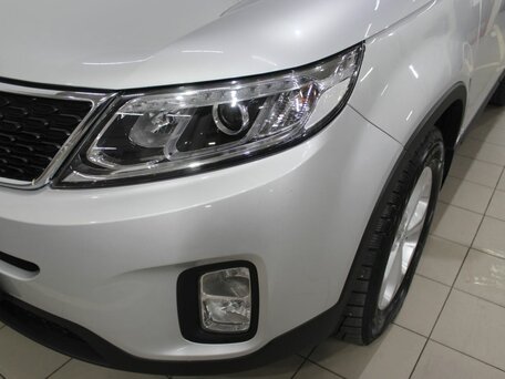 2017 Kia Sorento II Рестайлинг, серебристый, 2075000 рублей, вид 4