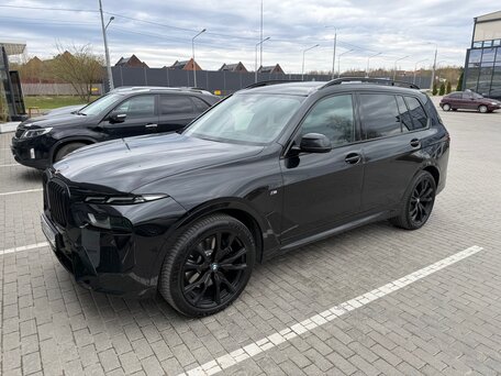 2023 BMW X7 40d I (G07) Рестайлинг, чёрный, 11300000 рублей, вид 3