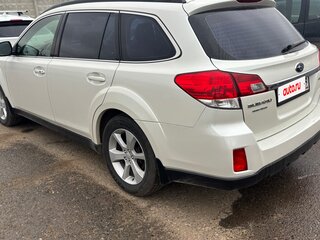2012 Subaru Outback IV Рестайлинг, белый, 1750000 рублей, вид 4