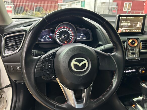 2014 Mazda 3 III (BM), белый, 1650000 рублей - вид 11