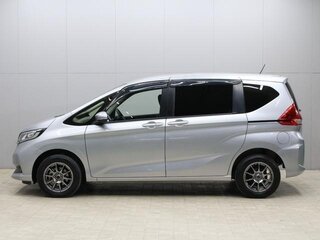 2023 Honda Freed II Рестайлинг, серебристый, 1276000 рублей, вид 2