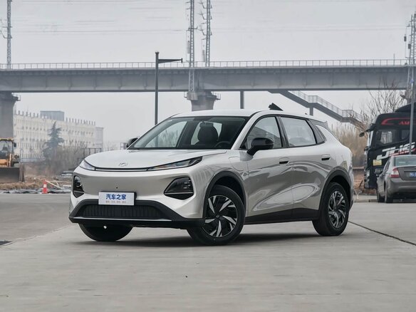 2026 Changan Qiyuan Q05 40.3 kWh II, серебристый
