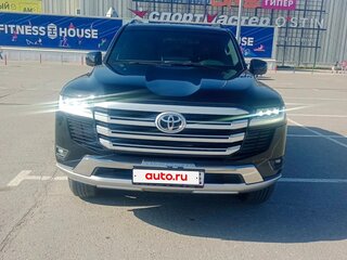2022 Toyota Land Cruiser 300 Series, чёрный, 8200000 рублей, вид 2