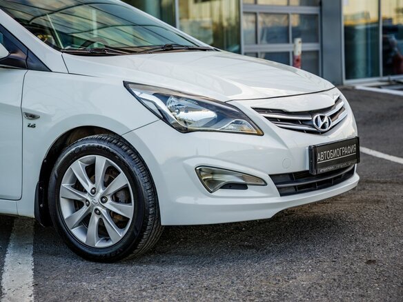 2015 Hyundai Solaris I Рестайлинг, белый, 1098000 рублей - вид 9