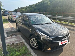 2020 Kia Rio IV Рестайлинг, чёрный, 1625000 рублей, вид 1