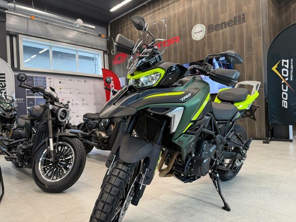 2026 Benelli TRK 702 X, зелёный, 739000 рублей - вид 2