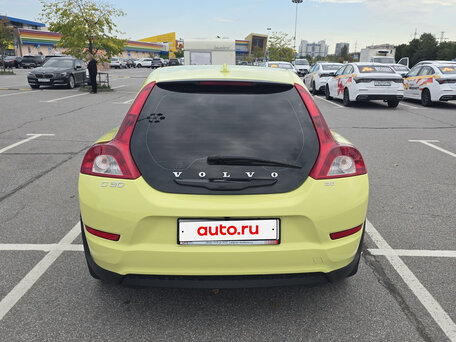 2012 Volvo C30 I Рестайлинг, жёлтый, 970000 рублей, вид 4