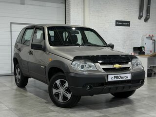 2017 Chevrolet Niva I Рестайлинг, серый, 679000 рублей, вид 3