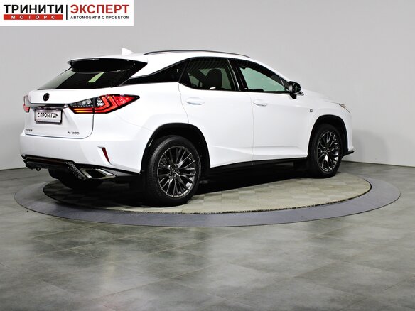 2018 Lexus RX 300 IV, белый, 4580000 рублей - вид 4