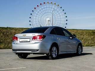 2013 Chevrolet Cruze I Рестайлинг, серебристый, 730000 рублей, вид 2