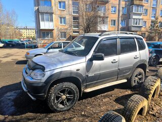 2012 Chevrolet Niva I Рестайлинг, серебристый, 560000 рублей, вид 1