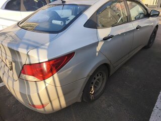 2013 Hyundai Solaris I, серебристый, 549000 рублей, вид 3