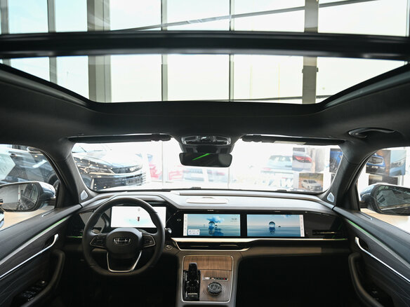 2026 Geely Monjaro I, серый, 4954990 рублей - вид 34