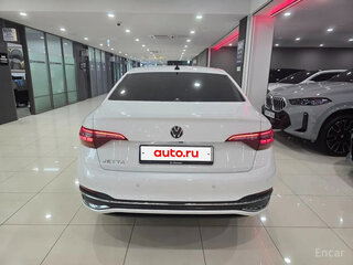 2023 Volkswagen Jetta VII Рестайлинг, белый, 1630069 рублей, вид 5