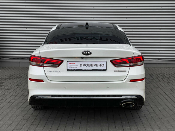 2018 Kia Optima IV Рестайлинг, белый, 2200000 рублей - вид 4
