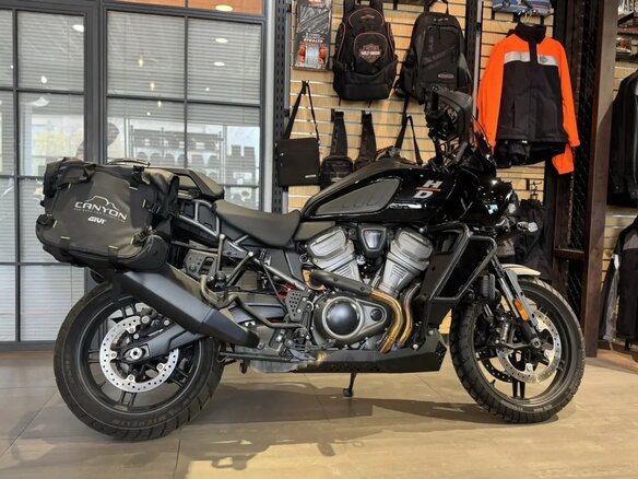 2021 Harley-Davidson Pan America, чёрный, 1450000 рублей