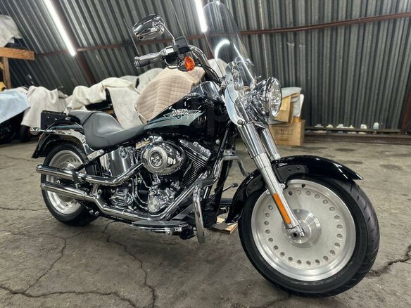 2010 Harley-Davidson Fat Boy, чёрный, 990000 рублей
