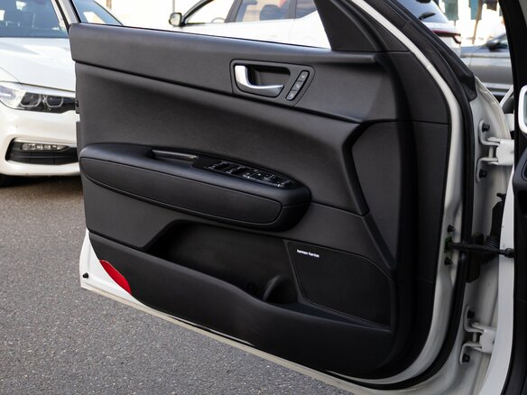 2019 Kia Optima IV Рестайлинг, белый, 1895000 рублей - вид 13