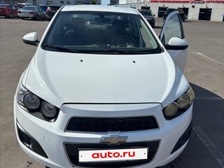 2014 Chevrolet Aveo II, белый, 730000 рублей, вид 1