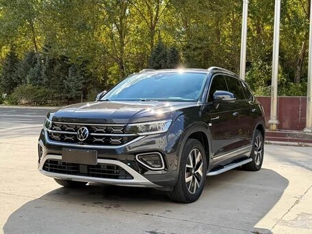 2022 Volkswagen Tayron I Рестайлинг, серый, 2400000 рублей, вид 1