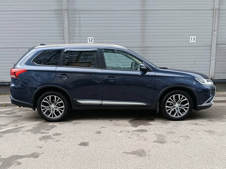 2017 Mitsubishi Outlander III Рестайлинг 2, чёрный, 1269000 рублей, вид 5