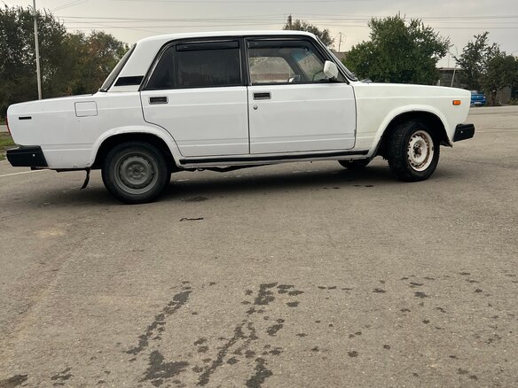 2004 Lada (ВАЗ) 2107, белый, 125000 рублей - вид 7