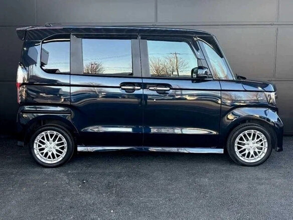 2022 Honda N-BOX II Рестайлинг, чёрный, 920000 рублей - вид 3