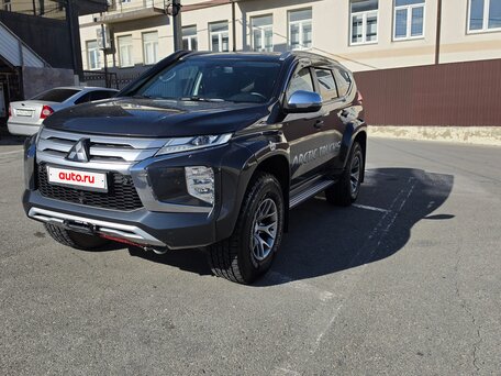2022 Mitsubishi Pajero Sport III Рестайлинг, серый, 5200000 рублей, вид 4