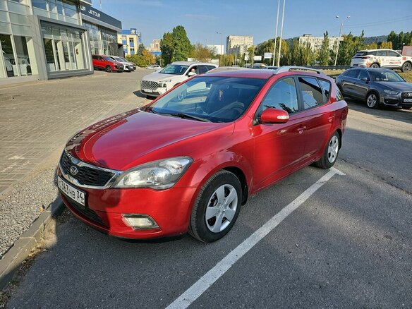 2012 Kia Ceed I Рестайлинг, красный, 880000 рублей