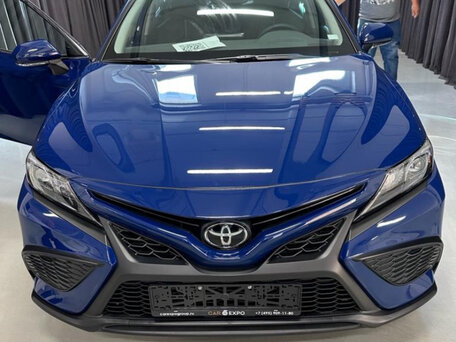 2022 Toyota Camry VIII (XV70) Рестайлинг, синий, 3150000 рублей, вид 2