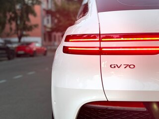 2021 Genesis GV70 I, белый, 4850000 рублей, вид 3