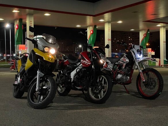 2021 Bajaj Pulsar NS 200, красный, 125000 рублей