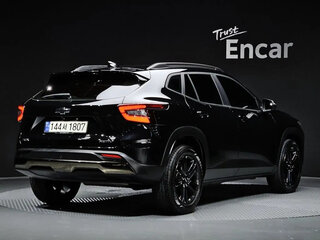 2023 Chevrolet Trax II, чёрный, 1704000 рублей, вид 2