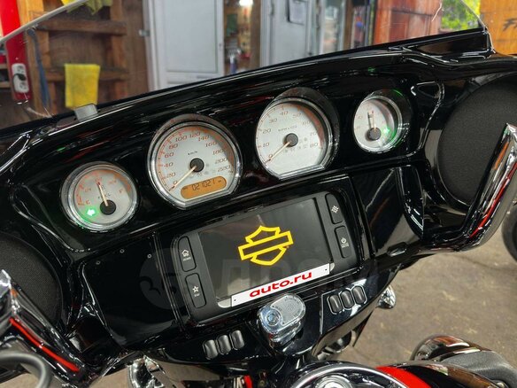 2018 Harley-Davidson Street Glide, серебристый, 1740000 рублей - вид 39