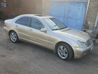 2001 Mercedes-Benz C-Класс 240 II (W203), бежевый, 580000 рублей, вид 3