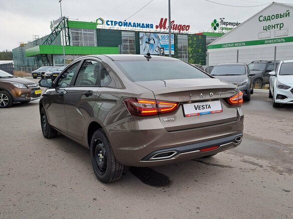2026 Lada (ВАЗ) Vesta I Рестайлинг (NG), коричневый, 1631900 рублей - вид 3