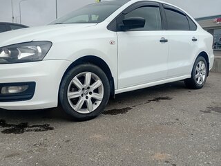 2018 Volkswagen Polo V Рестайлинг, белый, 400000 рублей, вид 3