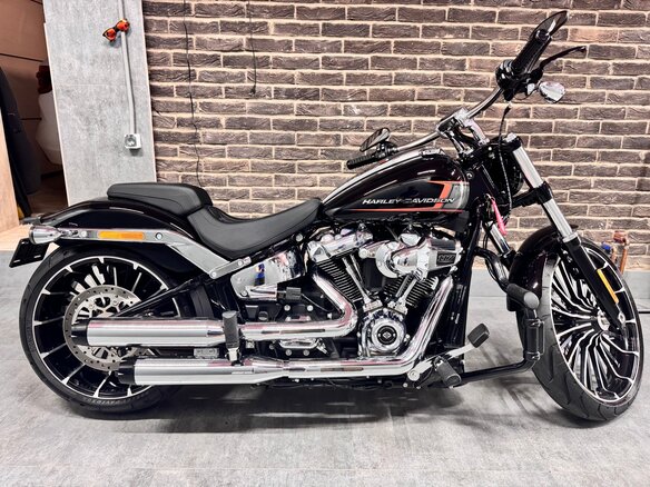 2023 Harley-Davidson Breakout, чёрный - вид 3