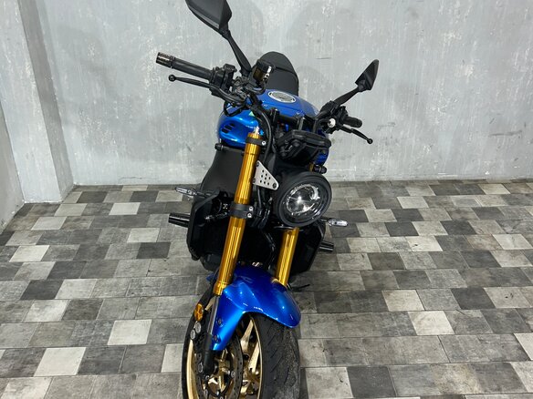 2022 Yamaha XSR900, синий, 1030000 рублей - вид 9
